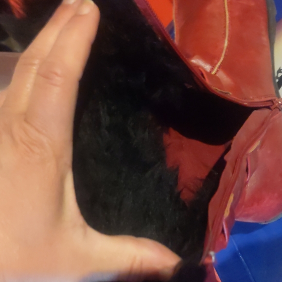 Gently USED NY Vip fur lined red boots size 8 - Picture 5 of 8